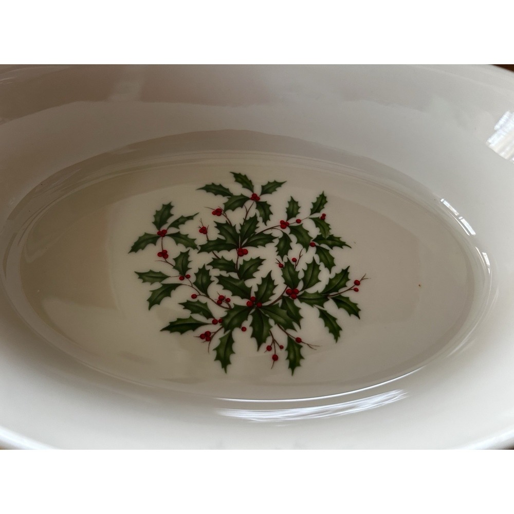 Lenox Holiday Holly Berry Oval 10 1/4" & 8.5"SERVING BOWL 24K Rim Lot Of 2 - Picture 3 of 13